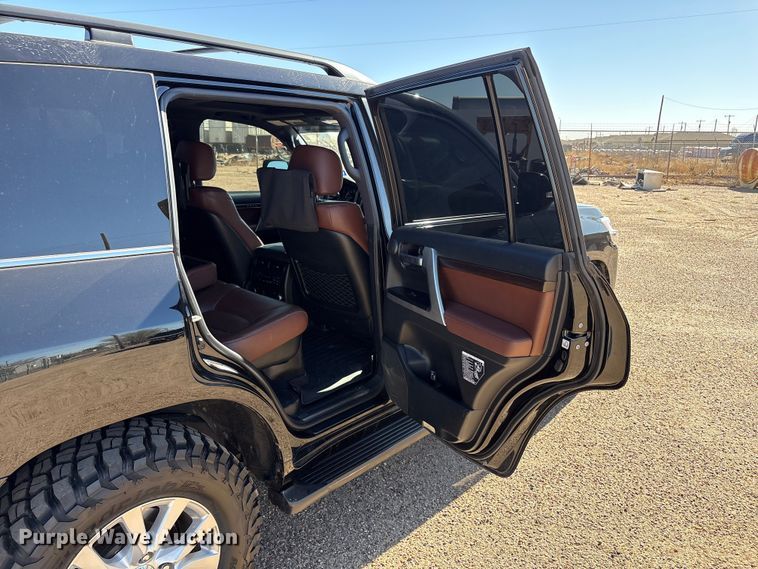 image for item FC2114 2016 Toyota Land Cruiser SUV