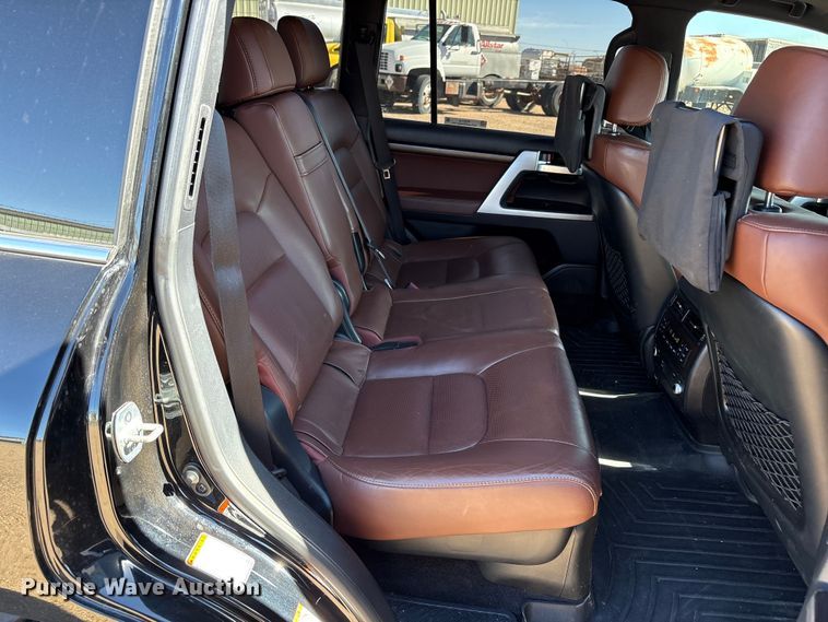 image for item FC2114 2016 Toyota Land Cruiser SUV