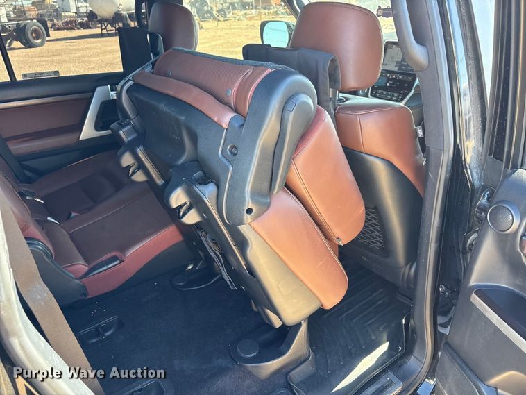 image for item FC2114 2016 Toyota Land Cruiser SUV