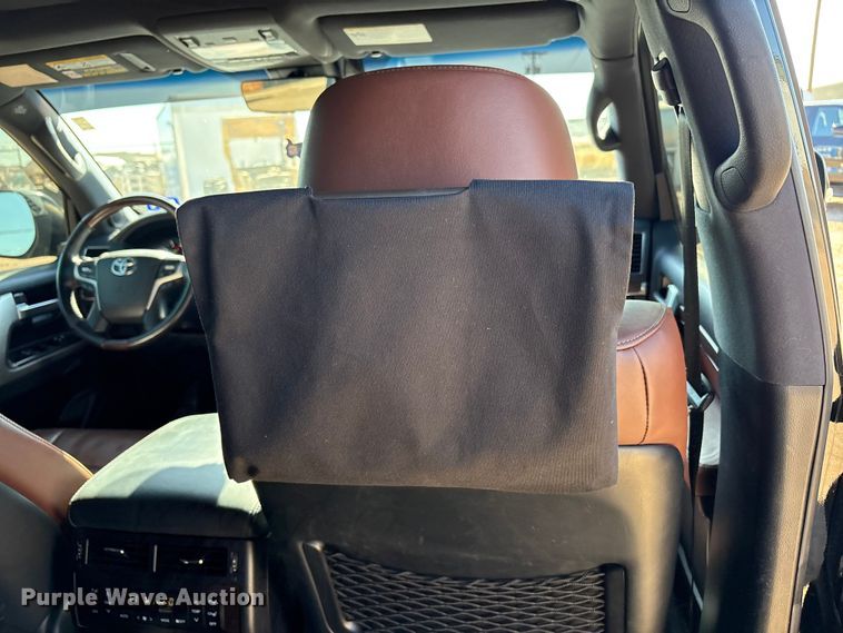 image for item FC2114 2016 Toyota Land Cruiser SUV