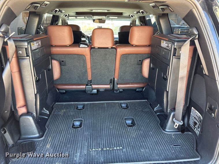 image for item FC2114 2016 Toyota Land Cruiser SUV