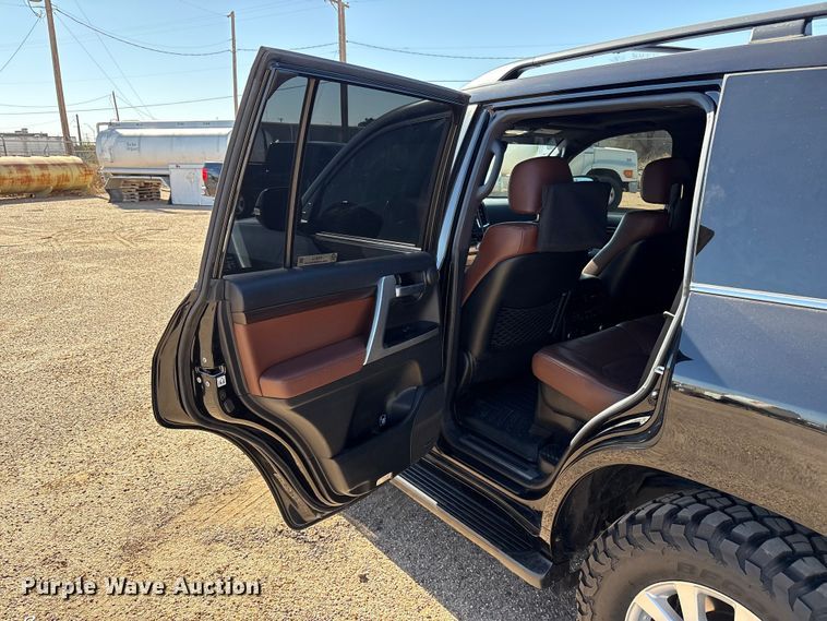 image for item FC2114 2016 Toyota Land Cruiser SUV