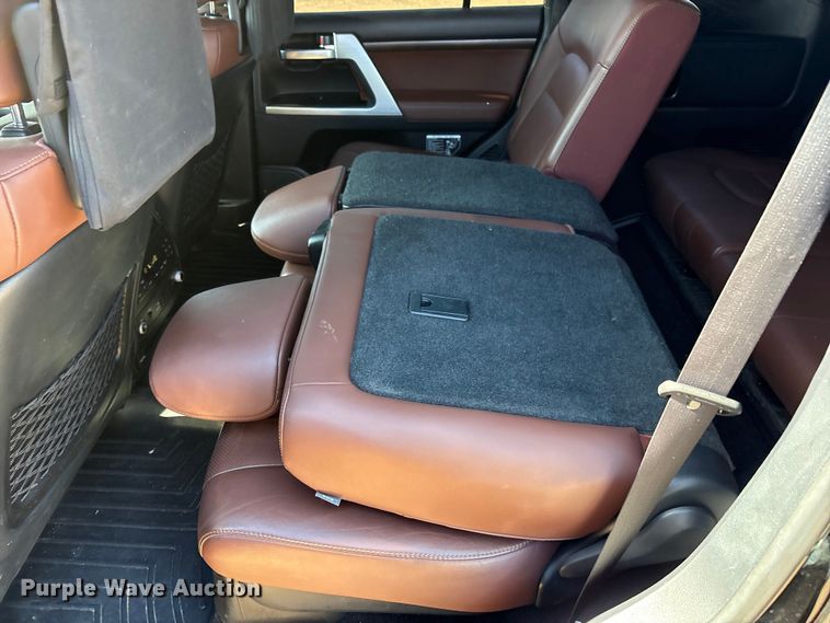 image for item FC2114 2016 Toyota Land Cruiser SUV