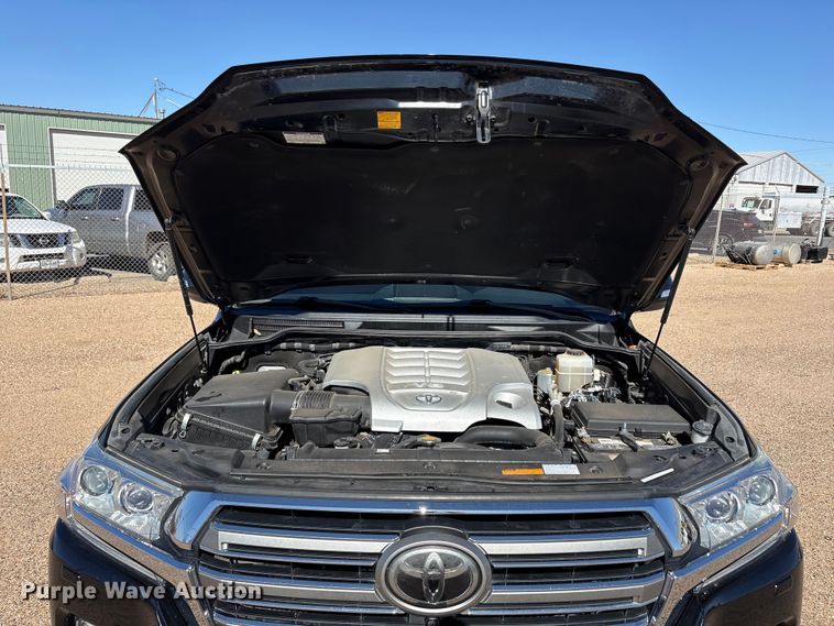 image for item FC2114 2016 Toyota Land Cruiser SUV