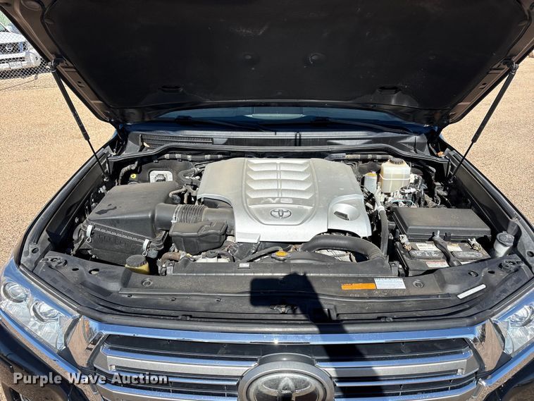 image for item FC2114 2016 Toyota Land Cruiser SUV