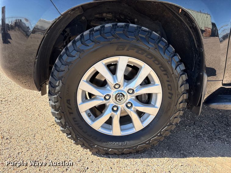 image for item FC2114 2016 Toyota Land Cruiser SUV