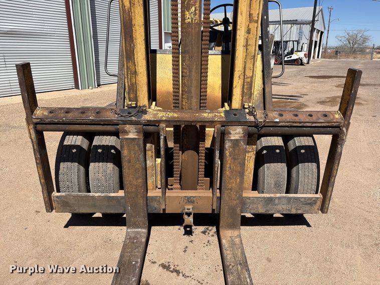 image for item FC2116 Caterpillar V150 forklift
