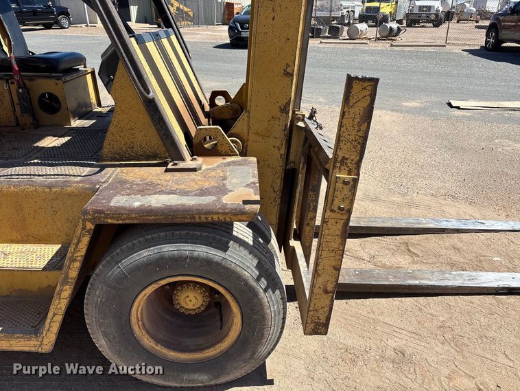 image for item FC2116 Caterpillar V150 forklift