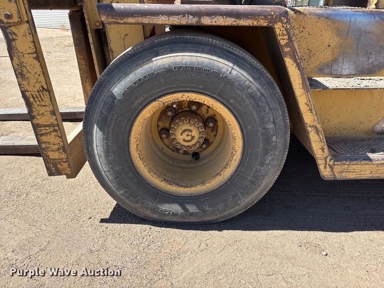 image for item FC2116 Caterpillar V150 forklift