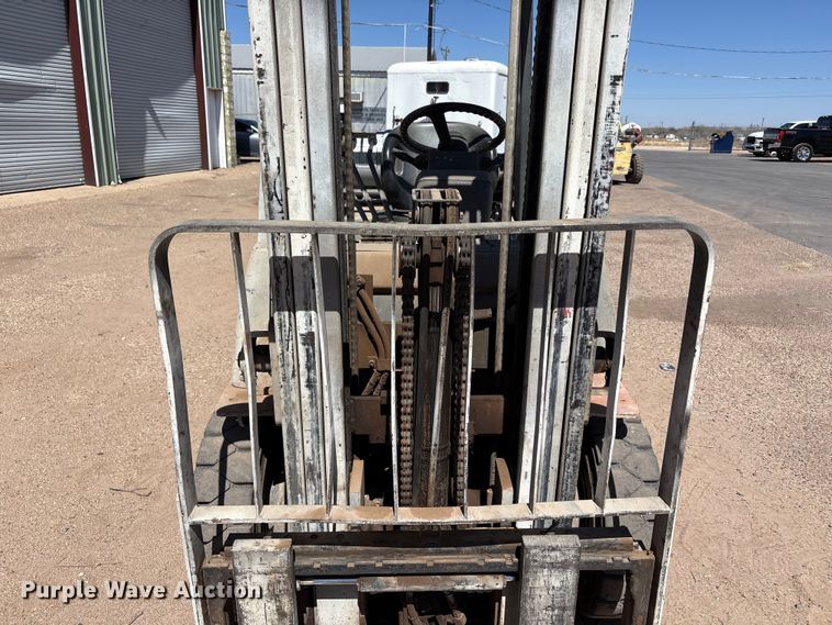 image for item FC2118 2001 Toyota 7FGU25 forklift