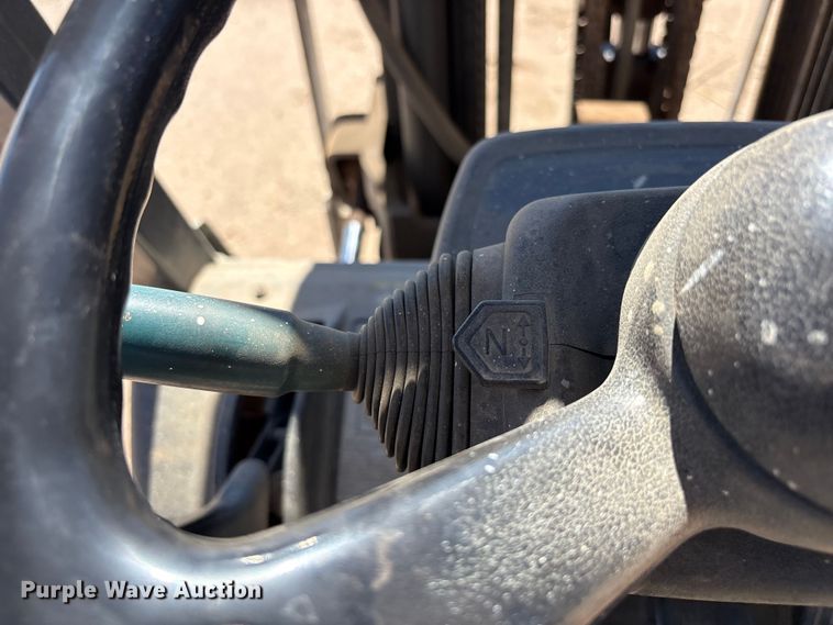 image for item FC2118 2001 Toyota 7FGU25 forklift