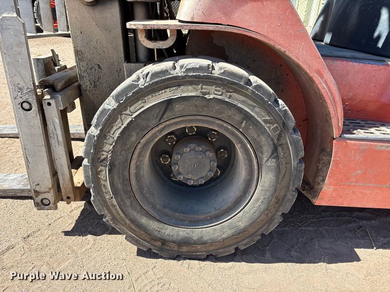 image for item FC2118 2001 Toyota 7FGU25 forklift
