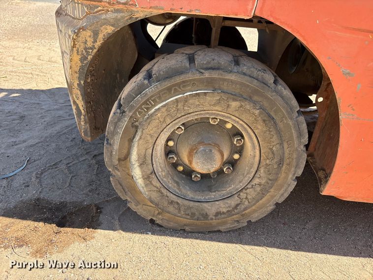 image for item FC2118 2001 Toyota 7FGU25 forklift