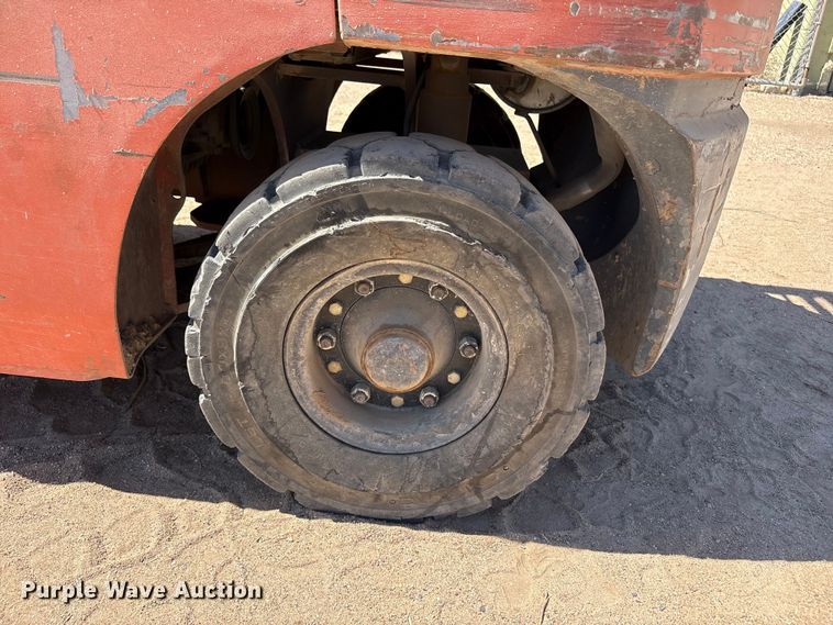 image for item FC2118 2001 Toyota 7FGU25 forklift