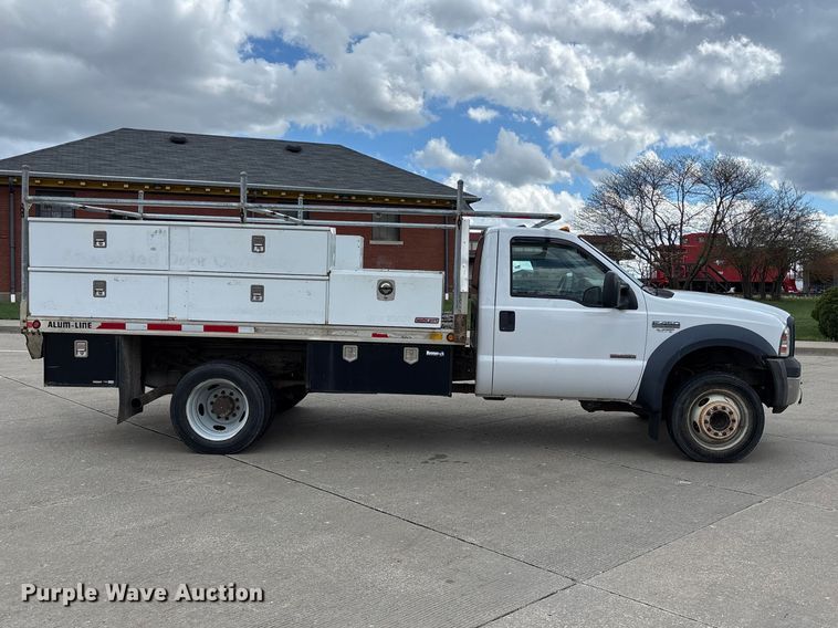 image for item FC4528 2007 Ford F450 Super Duty flatbed truck