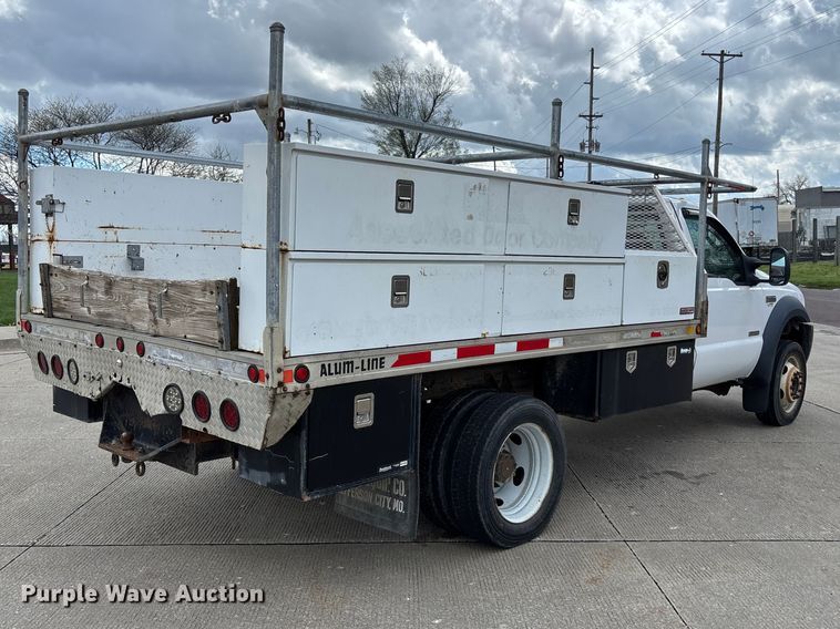 image for item FC4528 2007 Ford F450 Super Duty flatbed truck