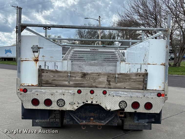 image for item FC4528 2007 Ford F450 Super Duty flatbed truck
