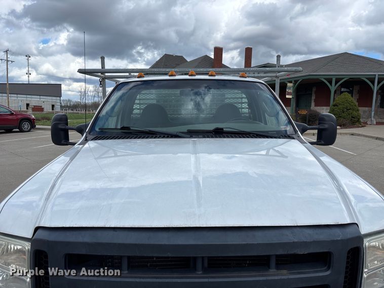 image for item FC4528 2007 Ford F450 Super Duty flatbed truck