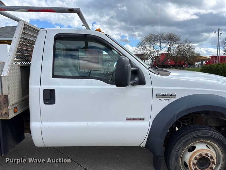 image for item FC4528 2007 Ford F450 Super Duty flatbed truck