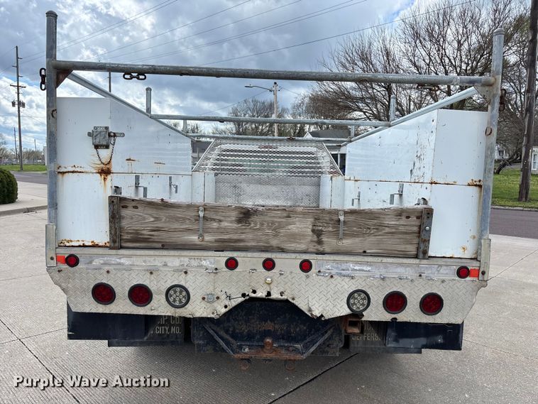 image for item FC4528 2007 Ford F450 Super Duty flatbed truck