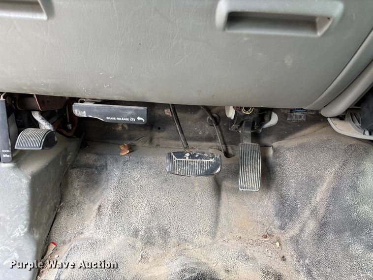 image for item FC4528 2007 Ford F450 Super Duty flatbed truck
