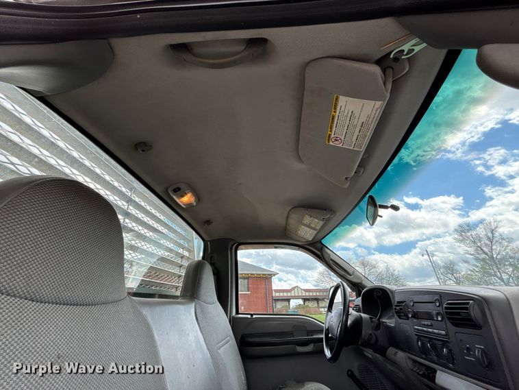 image for item FC4528 2007 Ford F450 Super Duty flatbed truck