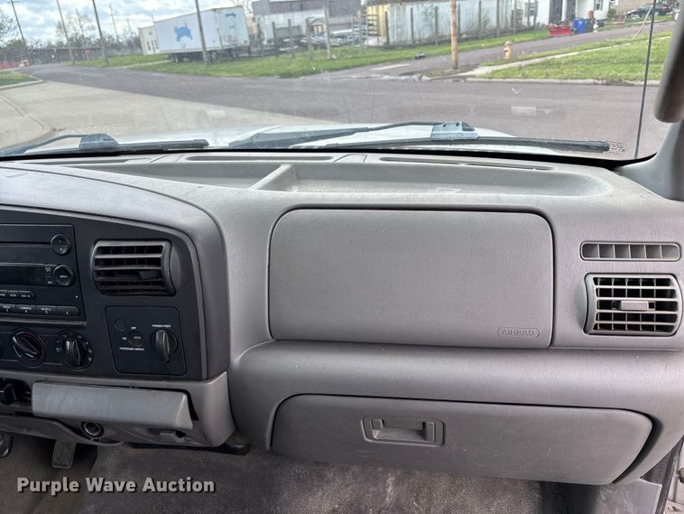 image for item FC4528 2007 Ford F450 Super Duty flatbed truck