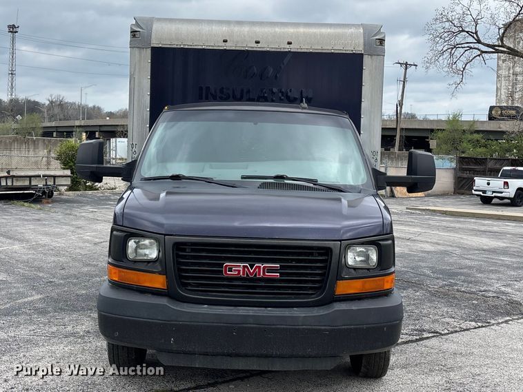 image for item FC4539 2016 GMC Savana 3500 box truck
