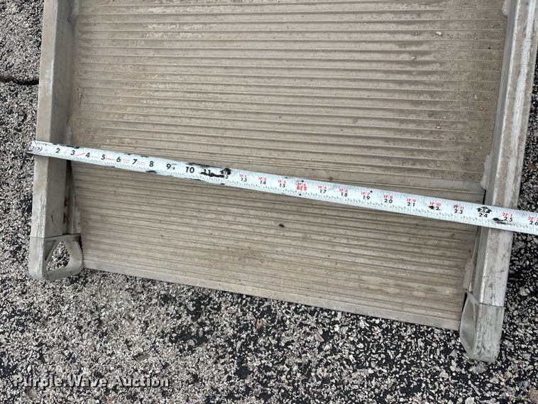 image for item FC4539 2016 GMC Savana 3500 box truck