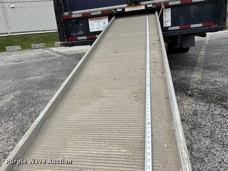 image for item FC4539 2016 GMC Savana 3500 box truck