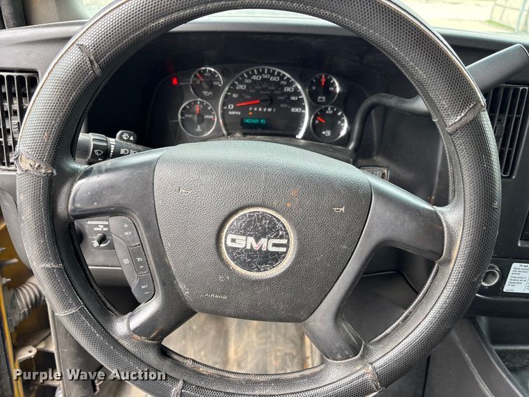 image for item FC4539 2016 GMC Savana 3500 box truck