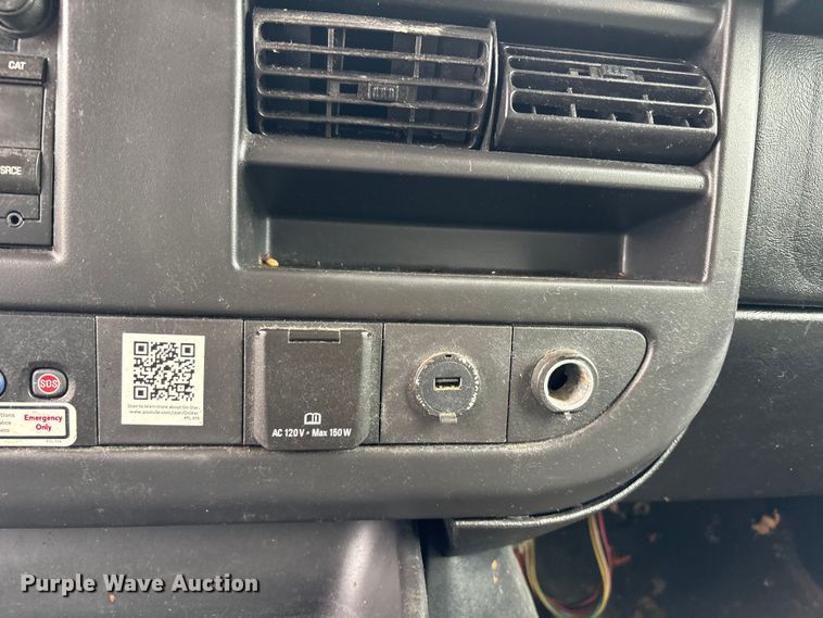 image for item FC4539 2016 GMC Savana 3500 box truck