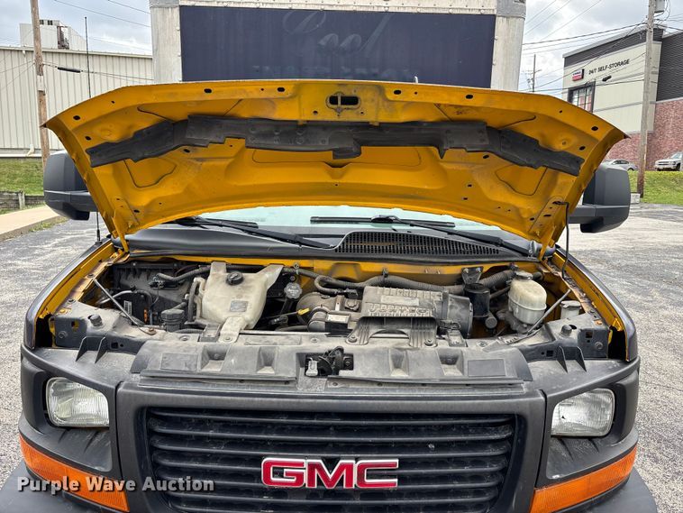 image for item FC4539 2016 GMC Savana 3500 box truck