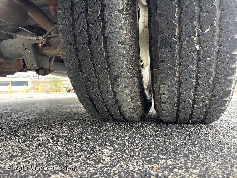 image for item FC4539 2016 GMC Savana 3500 box truck