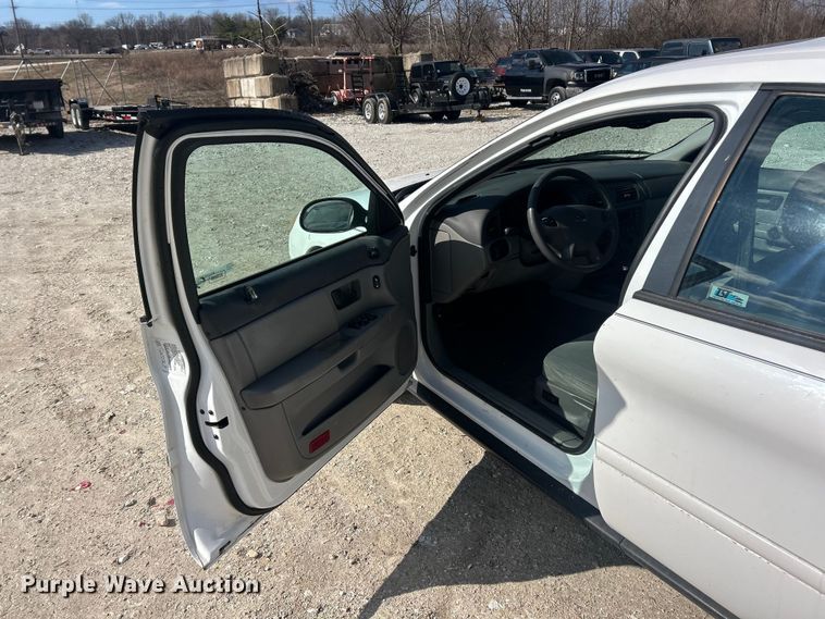 image for item FC5057 2003 Ford Taurus 