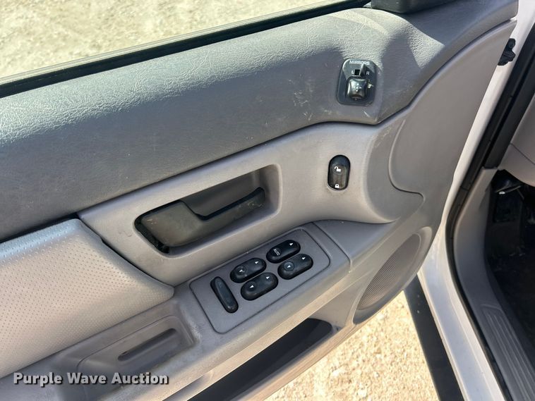 image for item FC5057 2003 Ford Taurus 