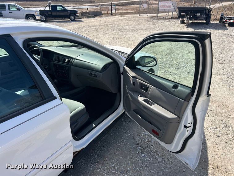 image for item FC5057 2003 Ford Taurus 