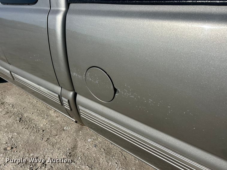 image for item FC5058 2001 Chevrolet Silverado 1500 Ext. Cab pickup truck