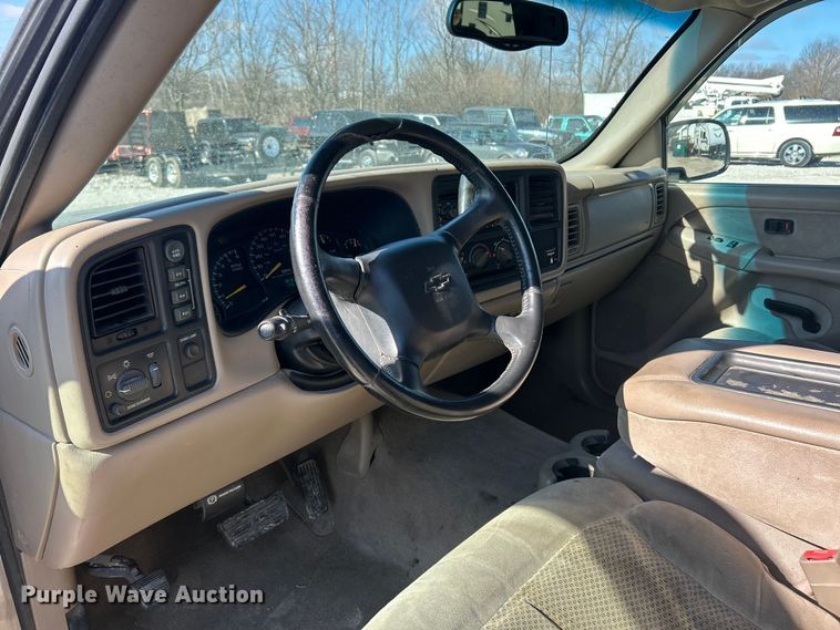 image for item FC5058 2001 Chevrolet Silverado 1500 Ext. Cab pickup truck