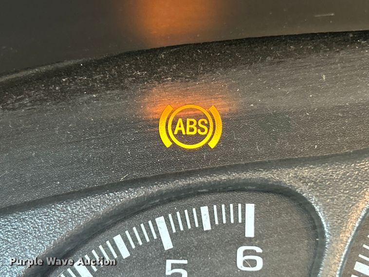 image for item FC5058 2001 Chevrolet Silverado 1500 Ext. Cab pickup truck