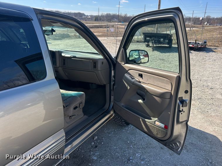 image for item FC5058 2001 Chevrolet Silverado 1500 Ext. Cab pickup truck