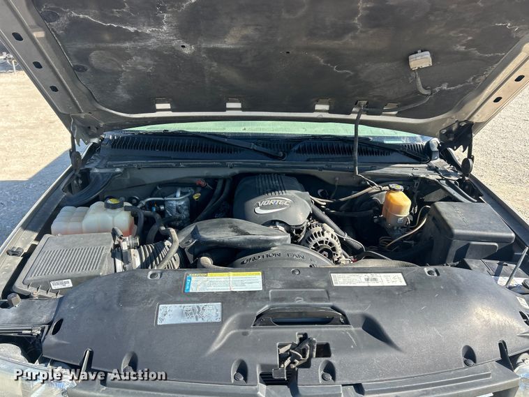 image for item FC5058 2001 Chevrolet Silverado 1500 Ext. Cab pickup truck