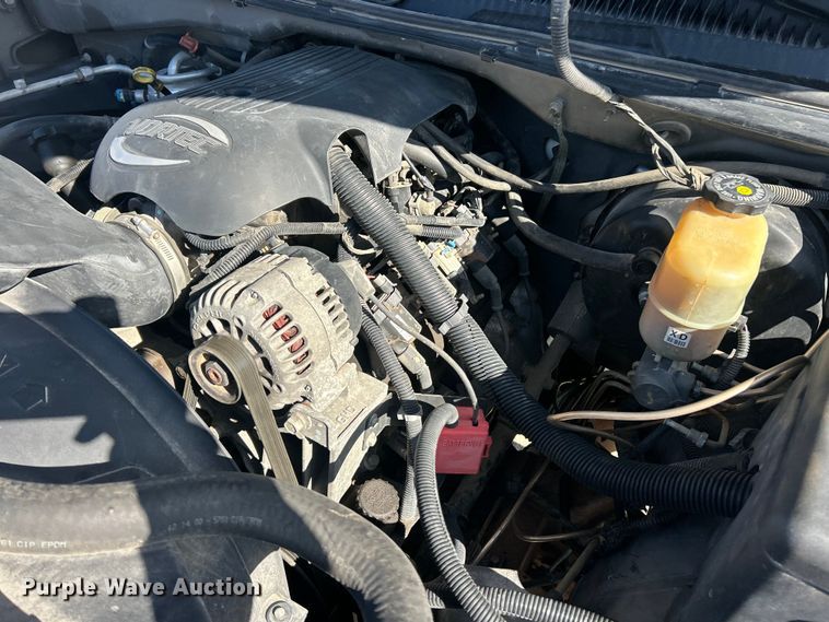 image for item FC5058 2001 Chevrolet Silverado 1500 Ext. Cab pickup truck