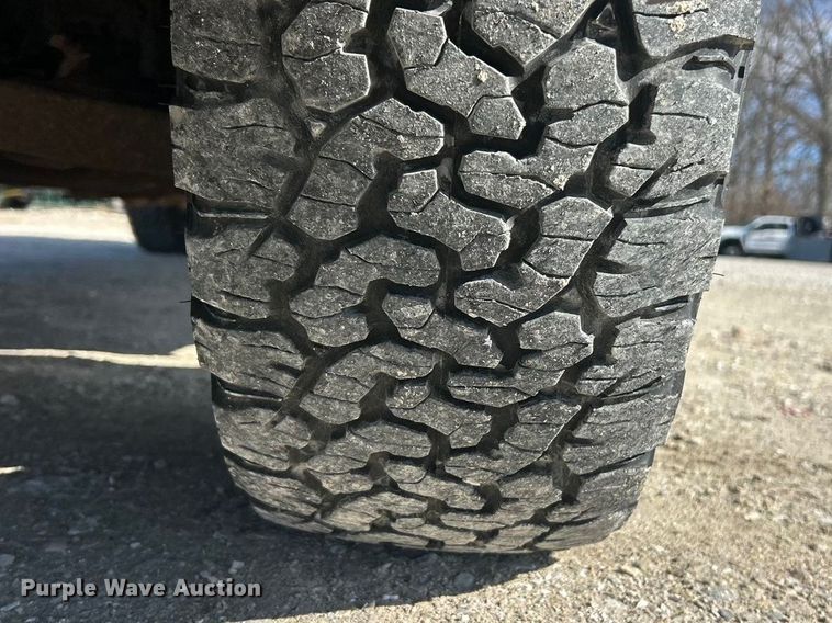 image for item FC5058 2001 Chevrolet Silverado 1500 Ext. Cab pickup truck