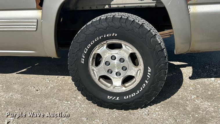 image for item FC5058 2001 Chevrolet Silverado 1500 Ext. Cab pickup truck