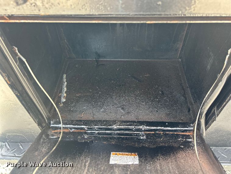 image for item FC5194 2011 Ford F550 XL Super Duty flatbed truck