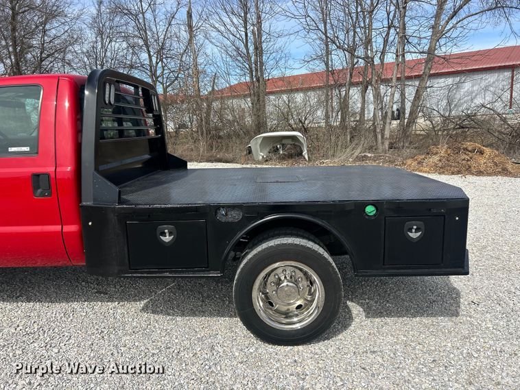 image for item FC5194 2011 Ford F550 XL Super Duty flatbed truck