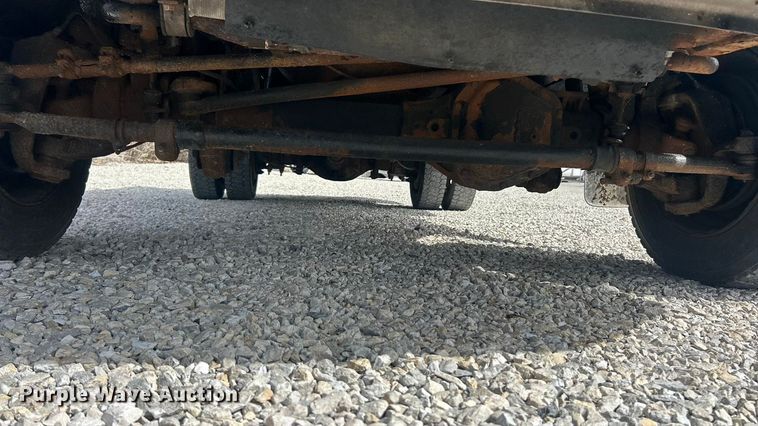 image for item FC5194 2011 Ford F550 XL Super Duty flatbed truck