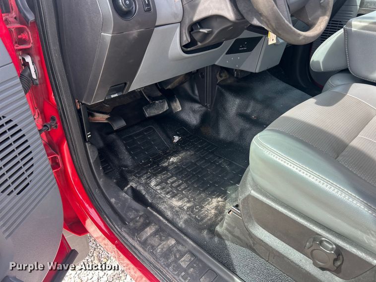 image for item FC5194 2011 Ford F550 XL Super Duty flatbed truck