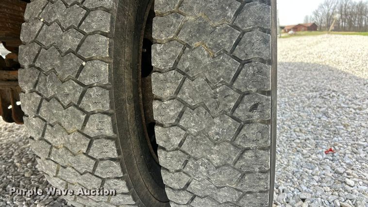 image for item FC5194 2011 Ford F550 XL Super Duty flatbed truck